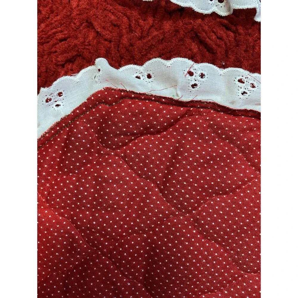 Vintage Christmas Quilted Placemats Roses Eyelet Lace  CottageCore Set Of  4